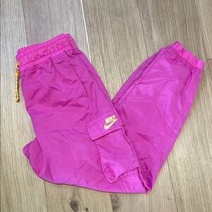 Nike Women Hot Pink Jogger, Small
